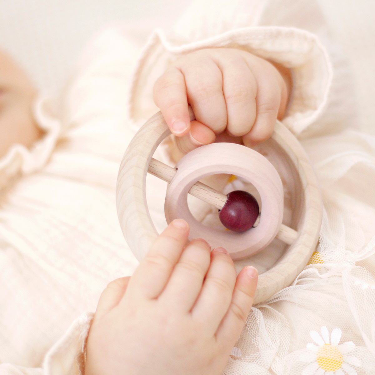 子どもが生まれた夫婦におすすめ 木製おもちゃ
