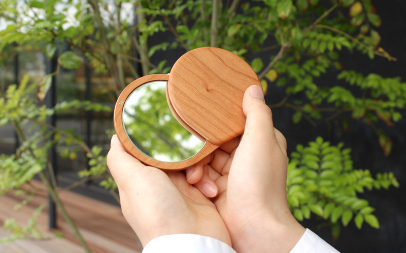 Compact Mirror