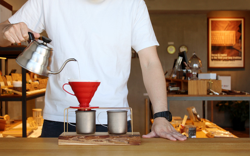 木と真鍮のコーヒードリップスタンドワークショップ