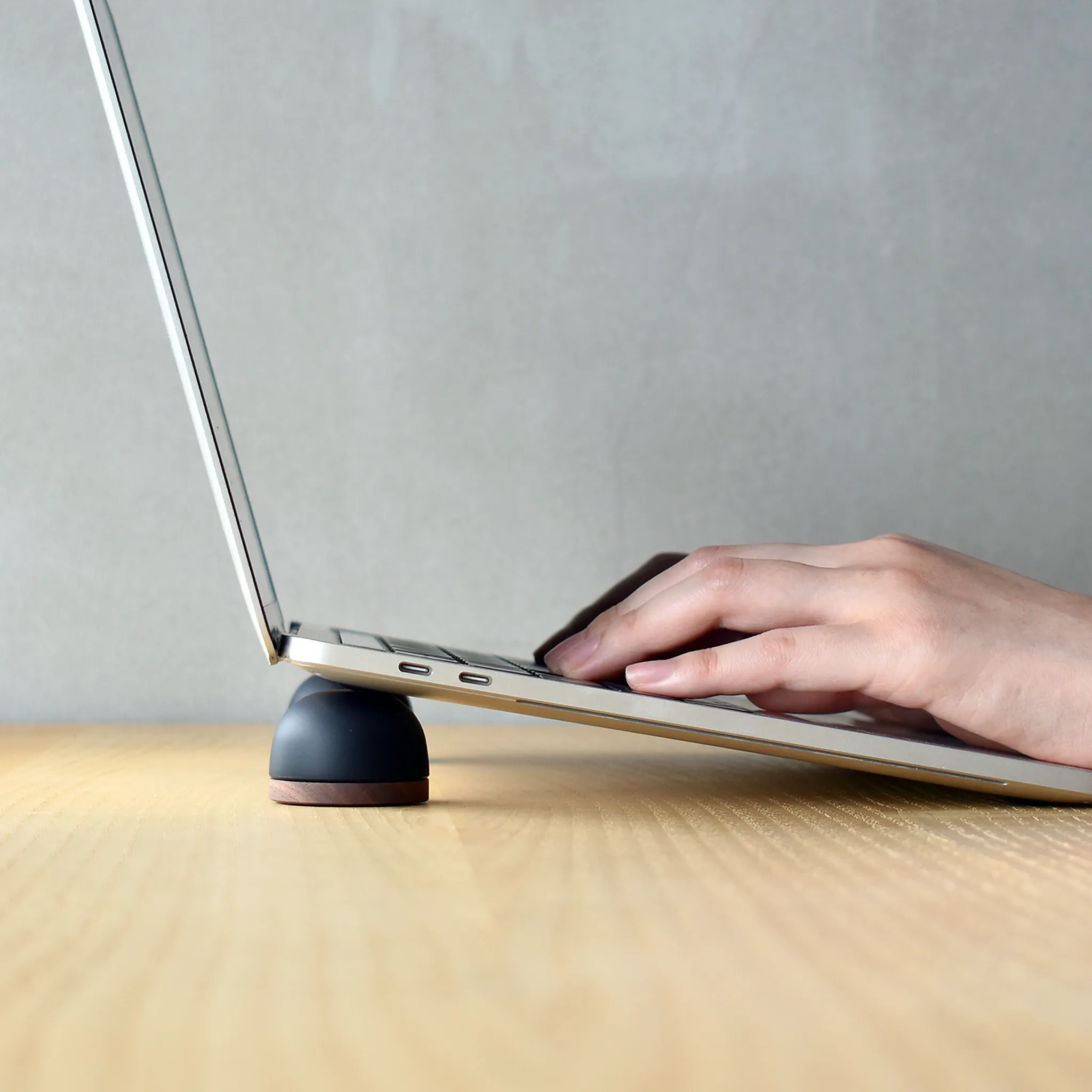 MacBook スタンド 木製